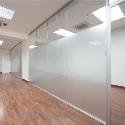 Installation cloison en verre