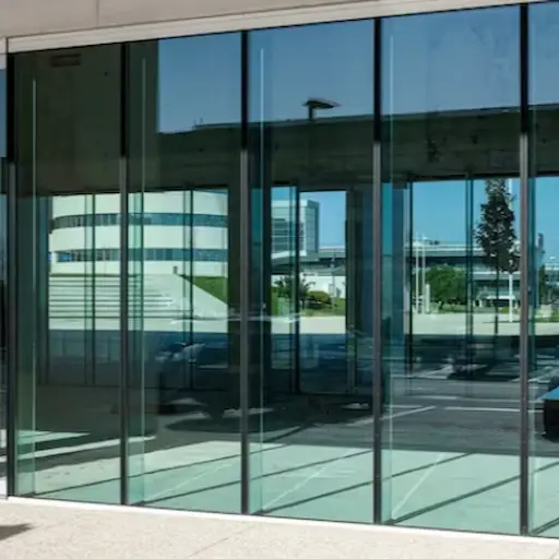installation Porte en verre sécurisé